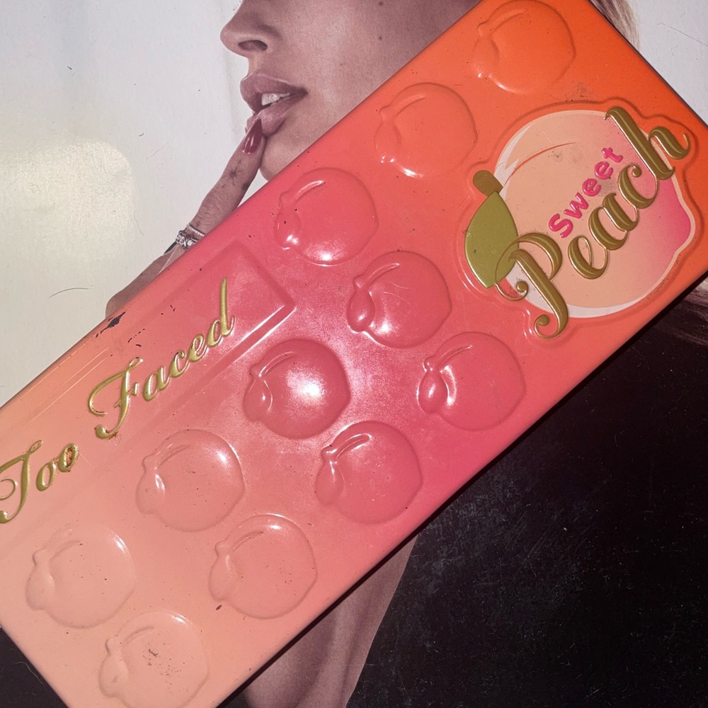Too Faced Sweet Peach Eyeshadow Palette